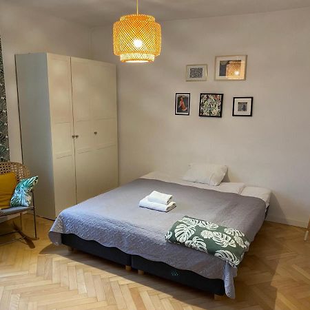 Slow Life Apartment Next To Metro Station Warszawa Eksteriør bilde